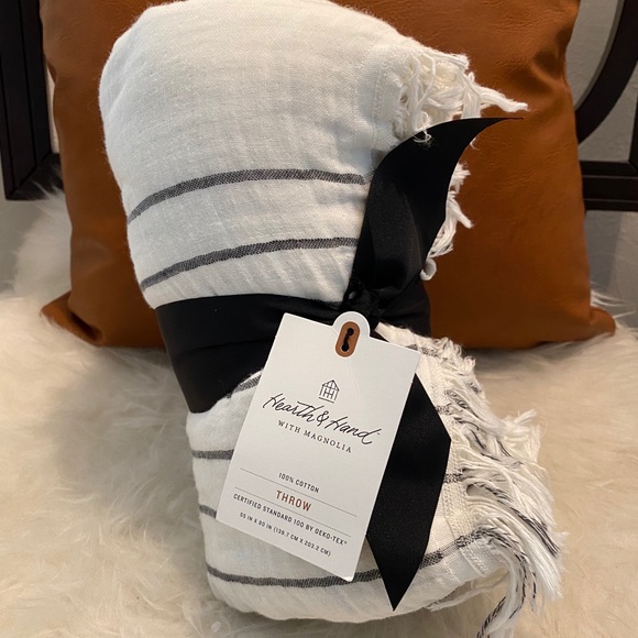 Magnolia Bedding Hearth And Hand With Magnolia Throw Blanket New